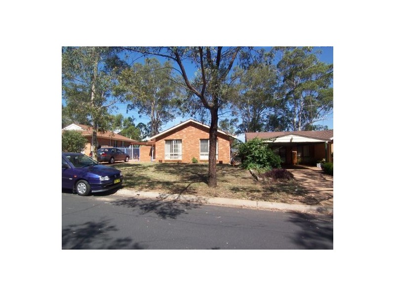 19 Dunbar Place, Mount Annan NSW 2567