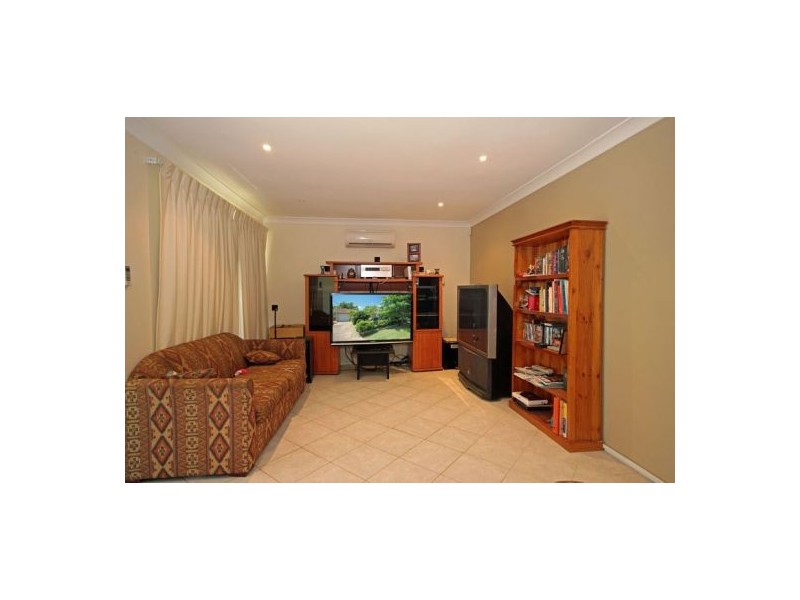 8 Hines Place, Mount Annan NSW 2567