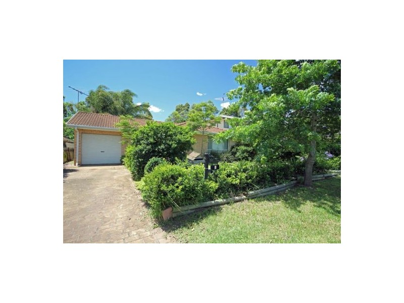 8 Hines Place, Mount Annan NSW 2567