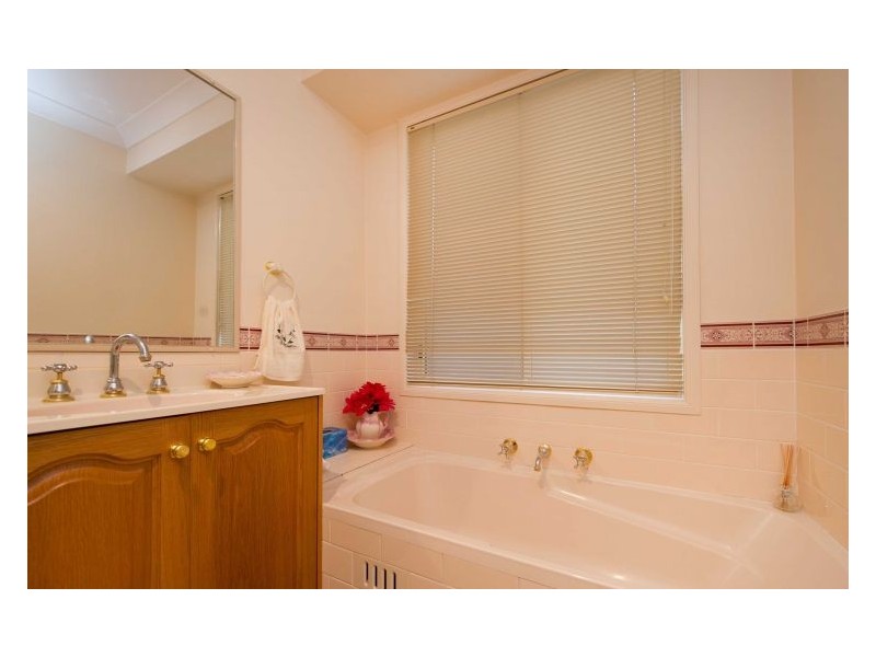 105 Waterworth Dr, Narellan Vale NSW 2567