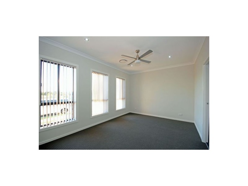 7 Dewpoint Drive, Spring Farm NSW 2570