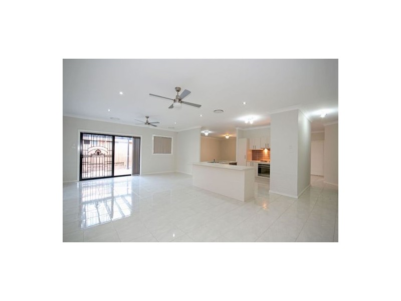 7 Dewpoint Drive, Spring Farm NSW 2570