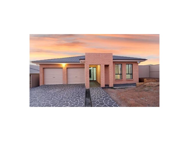 25 Montazan Street, Spring Farm NSW 2570