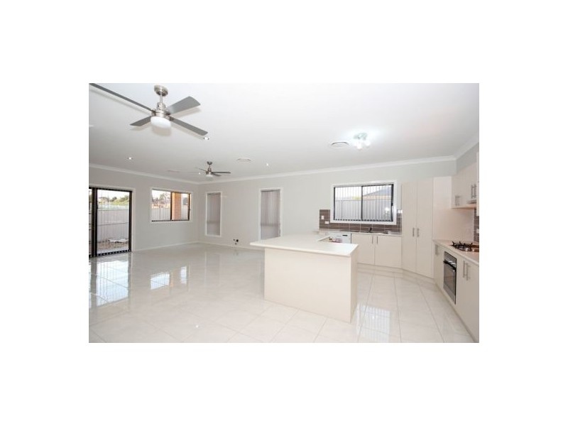25 Montazan Street, Spring Farm NSW 2570