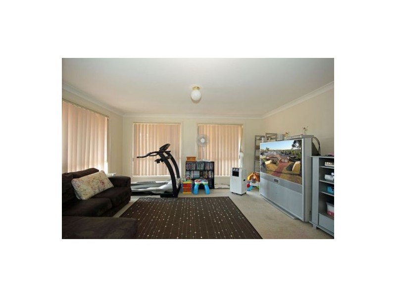 24 Orton Place, Currans Hill NSW 2567