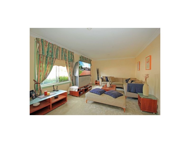 1 Glenfield Drive, Currans Hill NSW 2567