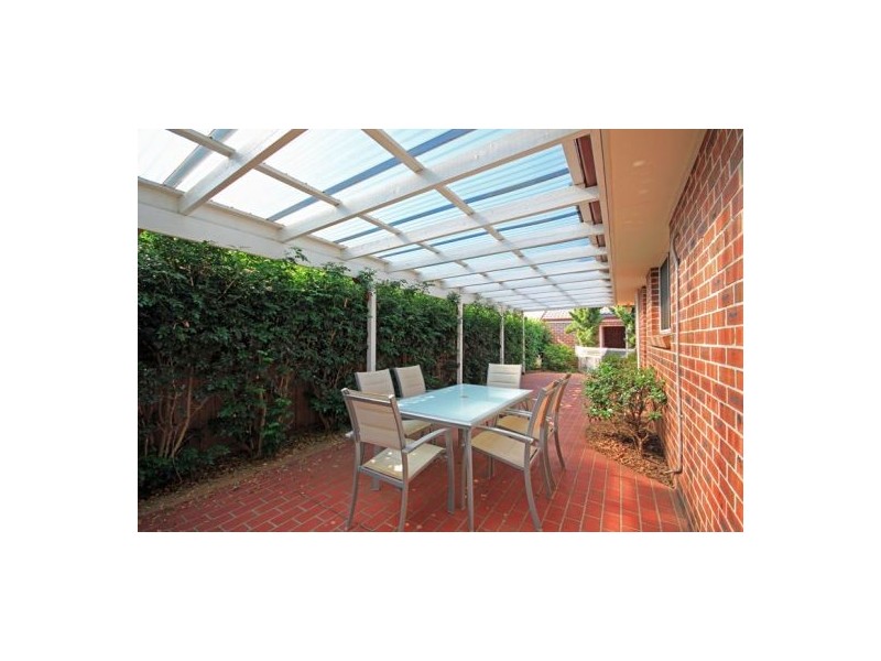 1 Glenfield Drive, Currans Hill NSW 2567