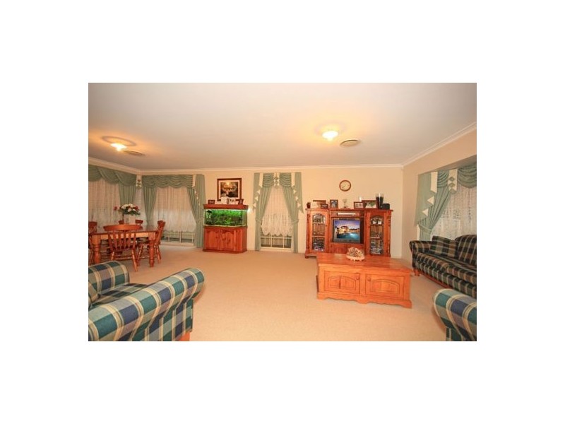 8 Kinnear Street, Harrington Park NSW 2567