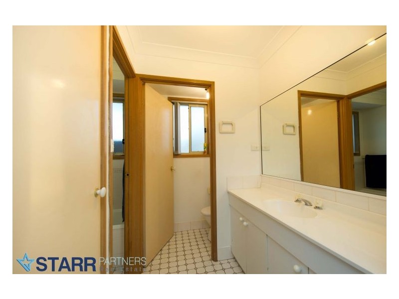 2 Moore Place, Currans Hill NSW 2567