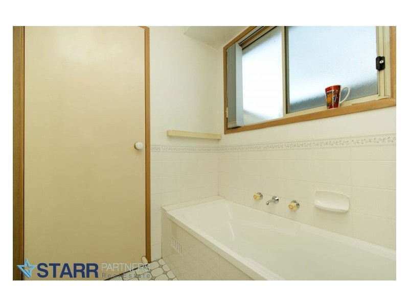 2 Moore Place, Currans Hill NSW 2567