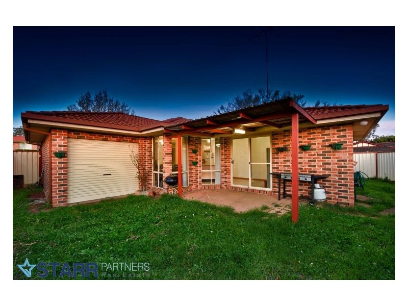 2 Moore Place, Currans Hill NSW 2567