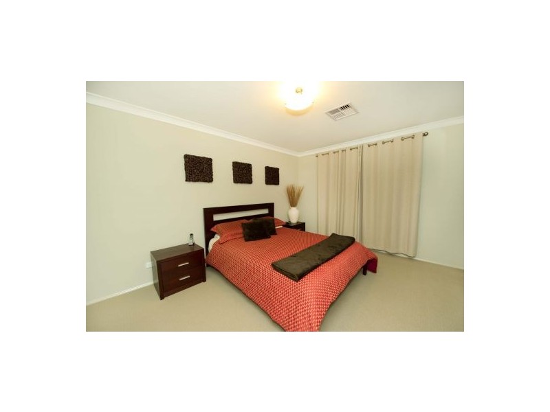 21 Langshan Street, Spring Farm NSW 2570