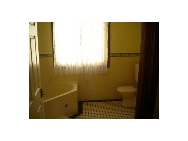 4 Wignell Place, Mount Annan NSW 2567