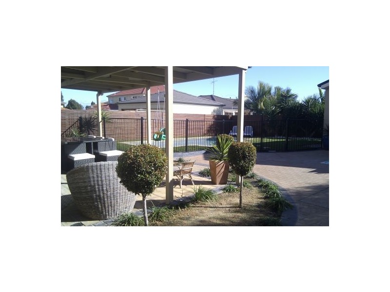 15 Lakeland Ave, Harrington Park NSW 2567