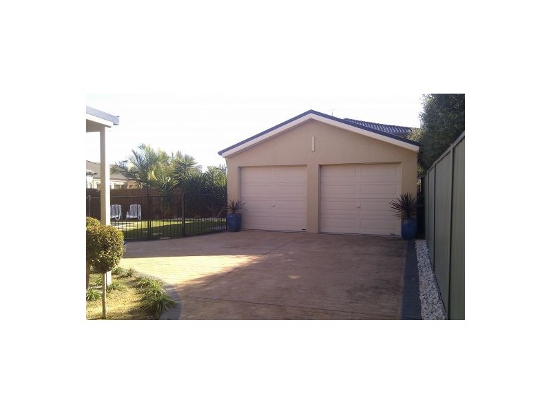 15 Lakeland Ave, Harrington Park NSW 2567