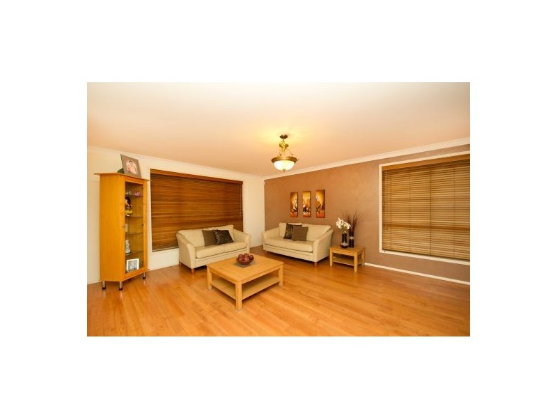 10 Quarters Place, Currans Hill NSW 2567