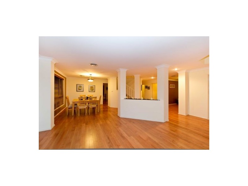 10 Quarters Place, Currans Hill NSW 2567