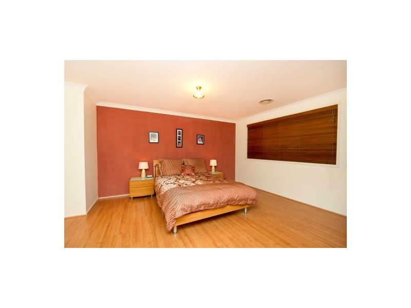 10 Quarters Place, Currans Hill NSW 2567