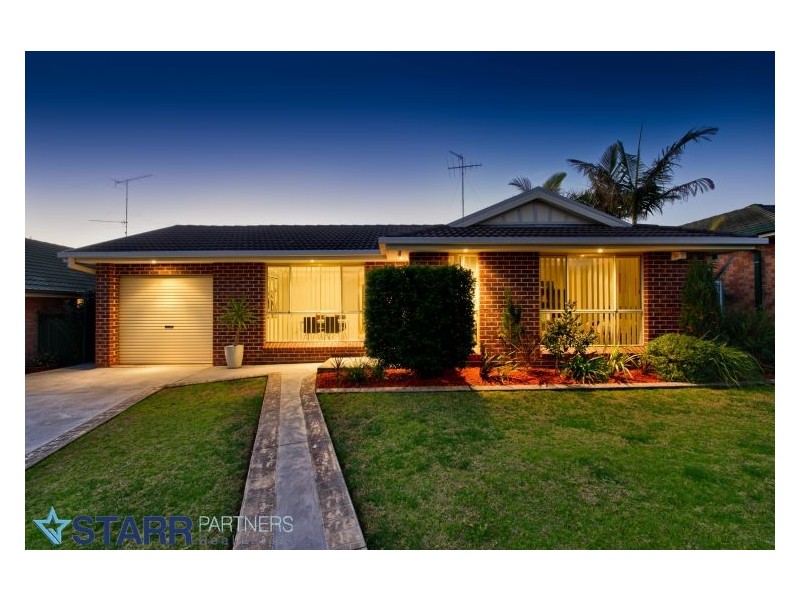 8 Moore Place, Currans Hill NSW 2567
