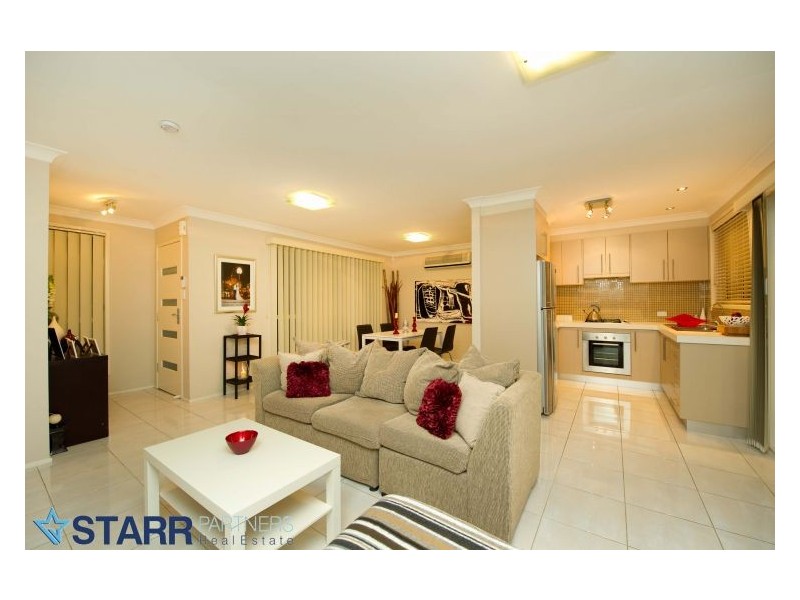 8 Moore Place, Currans Hill NSW 2567