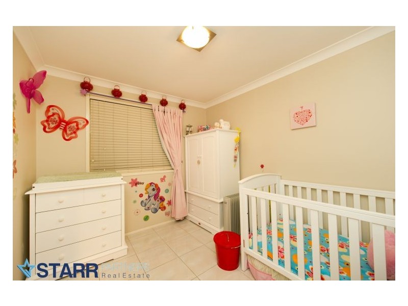 8 Moore Place, Currans Hill NSW 2567