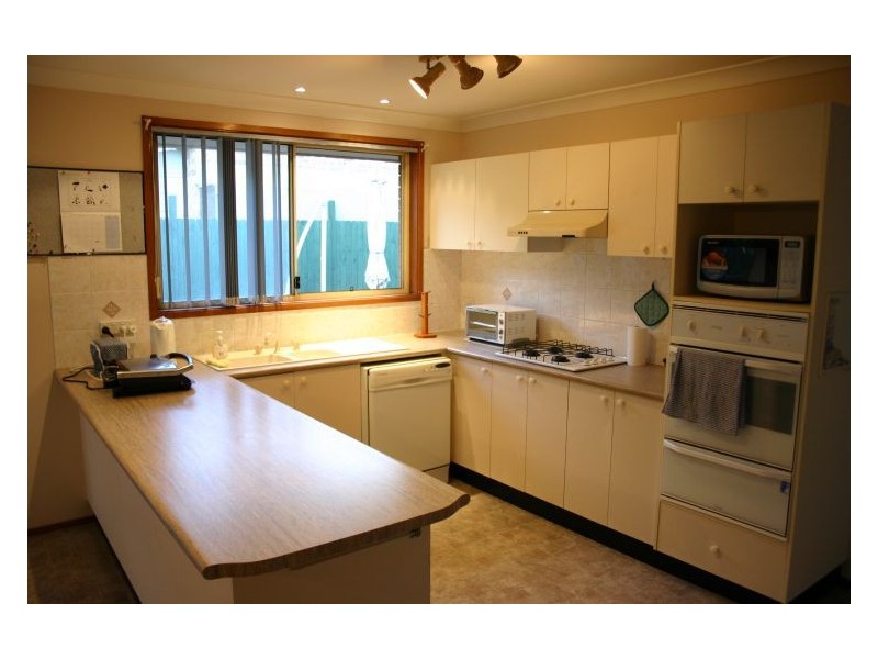 10 Francis Place, Currans Hill NSW 2567