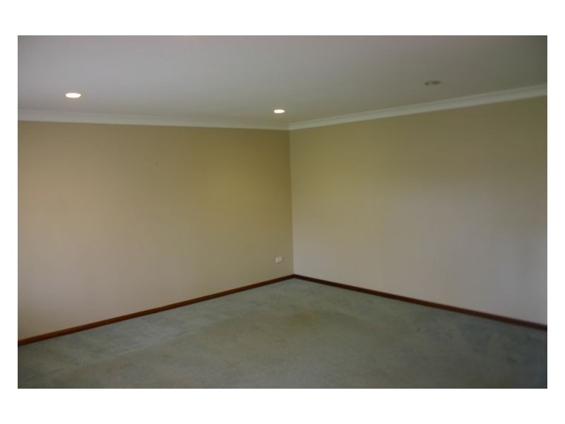 4 Wignell Place, Mount Annan NSW 2567