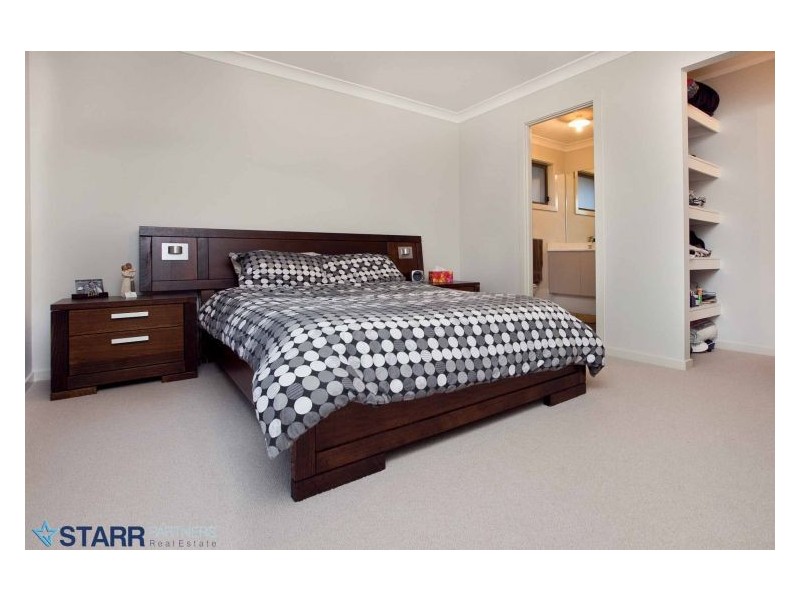 6 Fury Street, Oran Park NSW 2570