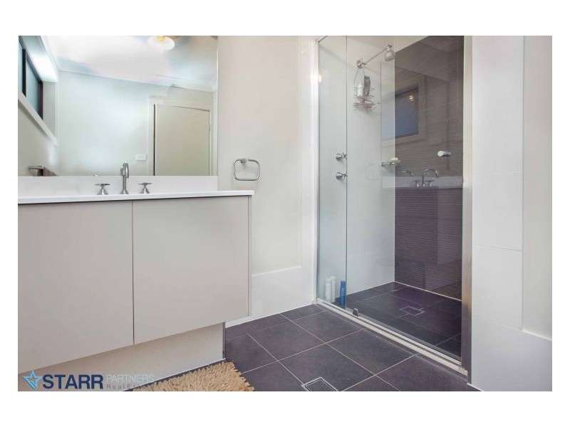 6 Fury Street, Oran Park NSW 2570