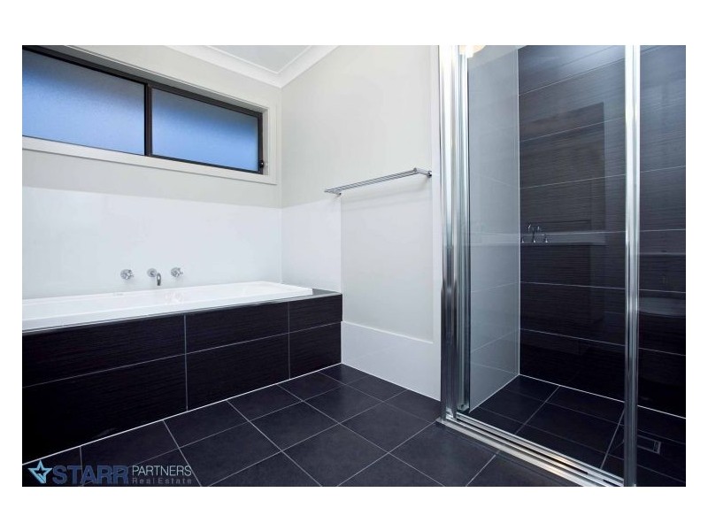 6 Fury Street, Oran Park NSW 2570