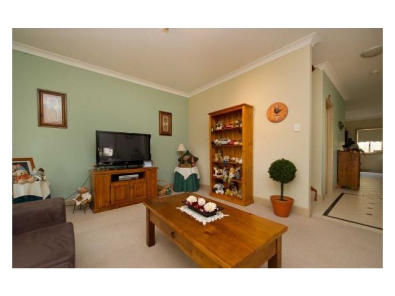 20 Lochview Crescent, Mount Annan NSW 2567