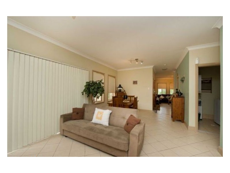 20 Lochview Crescent, Mount Annan NSW 2567