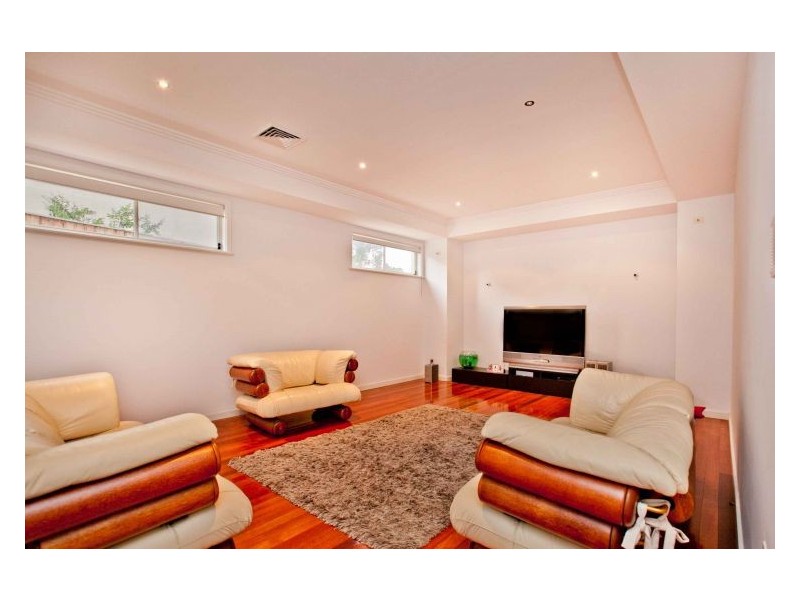 8 Hillier Close, Camden Park NSW 2570