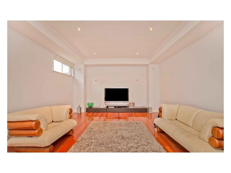 8 Hillier Close, Camden Park NSW 2570