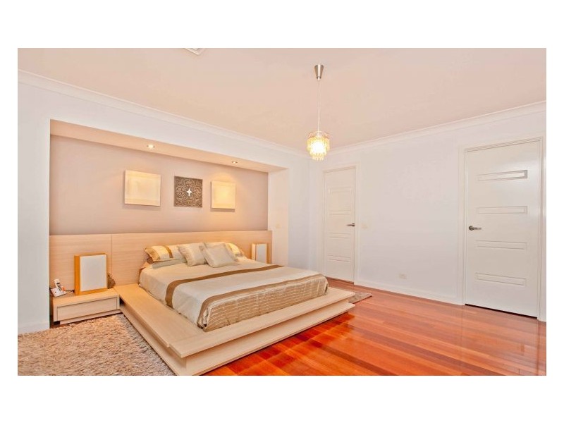 8 Hillier Close, Camden Park NSW 2570