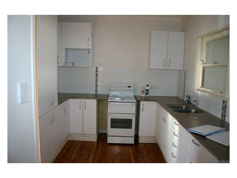 8 McLean Road, Campbelltown NSW 2560