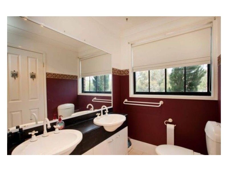 16 The Whitewater, Mount Annan NSW 2567