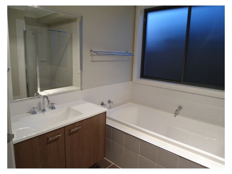 3 Hinton Street, Spring Farm NSW 2570