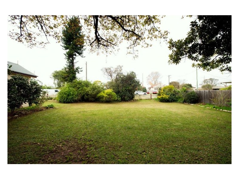 4 Ettlesdale Road, Spring Farm NSW 2570