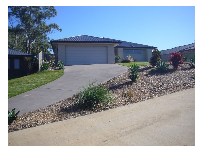 19 Banyo Close, Bonville NSW 2441