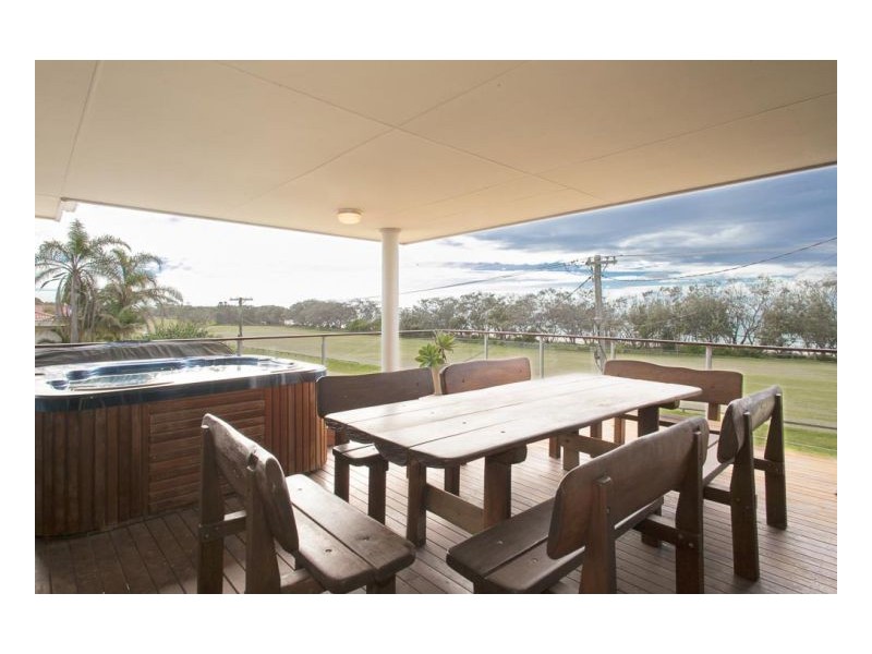 96 Sandys Beach Drive, Sandy Beach NSW 2456