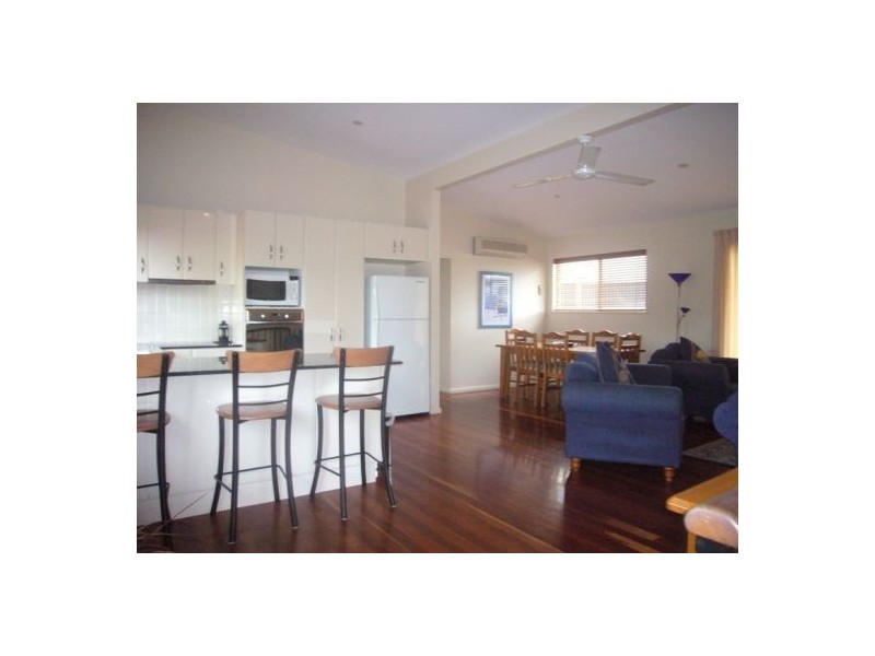 2/2 First Avenue, Sawtell NSW 2452