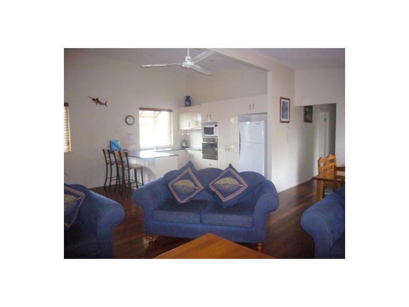 2/2 First Avenue, Sawtell NSW 2452