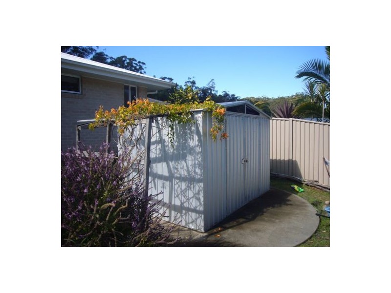 16 PADDYMELON CRT, Bonville NSW 2441