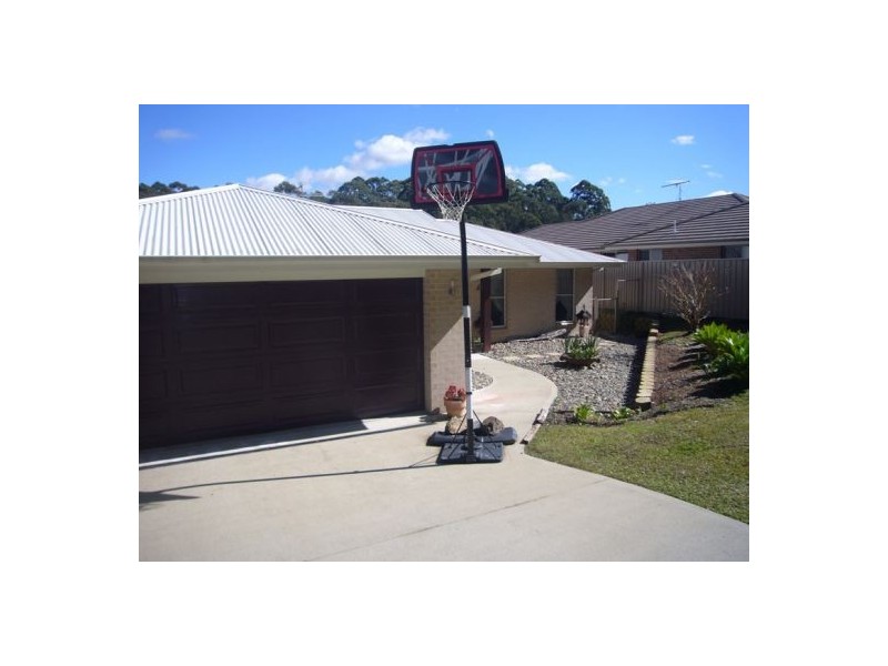 16 PADDYMELON CRT, Bonville NSW 2441