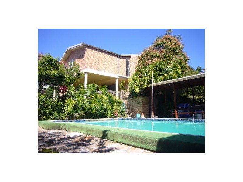 35 Sapphire Crescent, Sapphire Beach NSW 2450