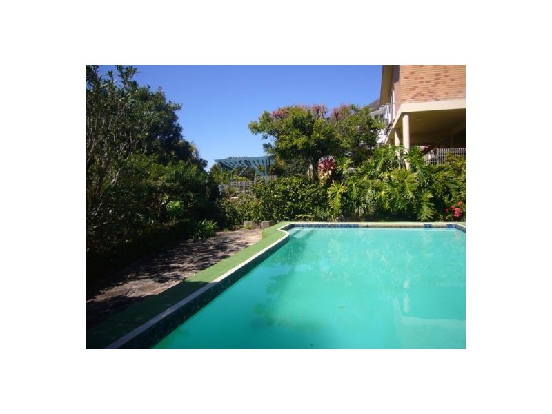 35 Sapphire Crescent, Sapphire Beach NSW 2450