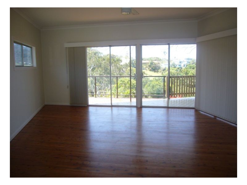 35 Sapphire Crescent, Sapphire Beach NSW 2450