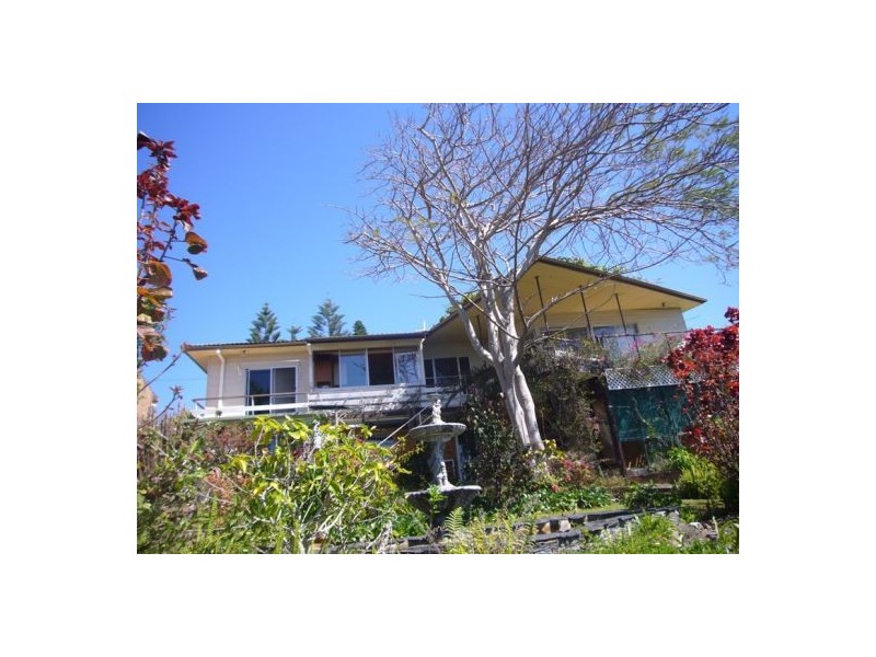 35 Sapphire Crescent, Sapphire Beach NSW 2450