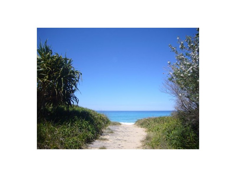 35 Sapphire Crescent, Sapphire Beach NSW 2450